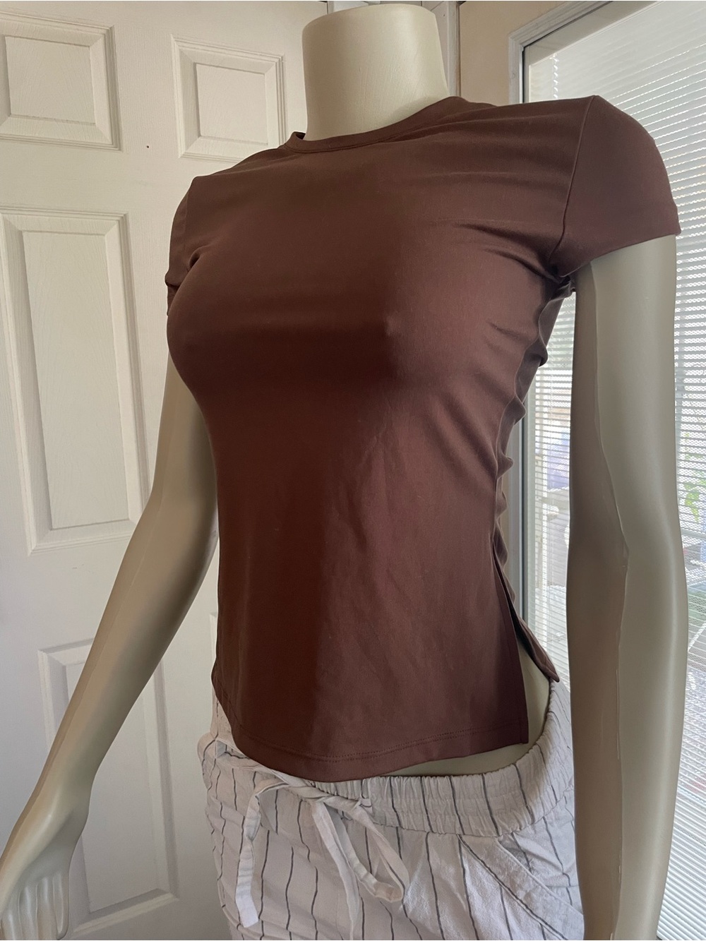Everyday Short Sleeve Crewneck Tee in Brown